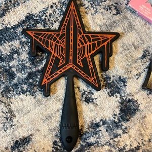 Jeffree star cosmetics mirror.